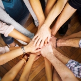 iStock_000018261367Xemsml.hands.jpg